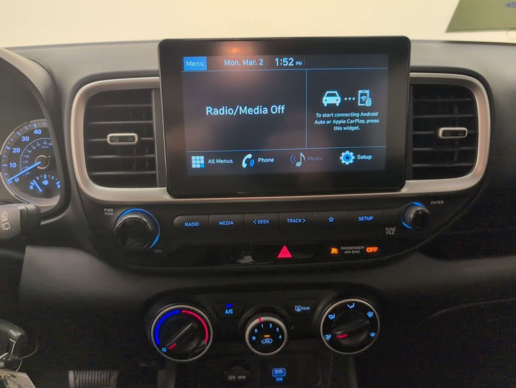 Used 2021 Hyundai Venue SE image 27