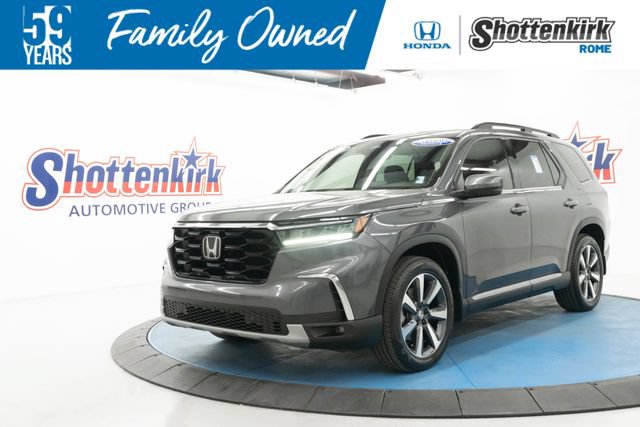 Used 2023 Honda Pilot Touring image 1