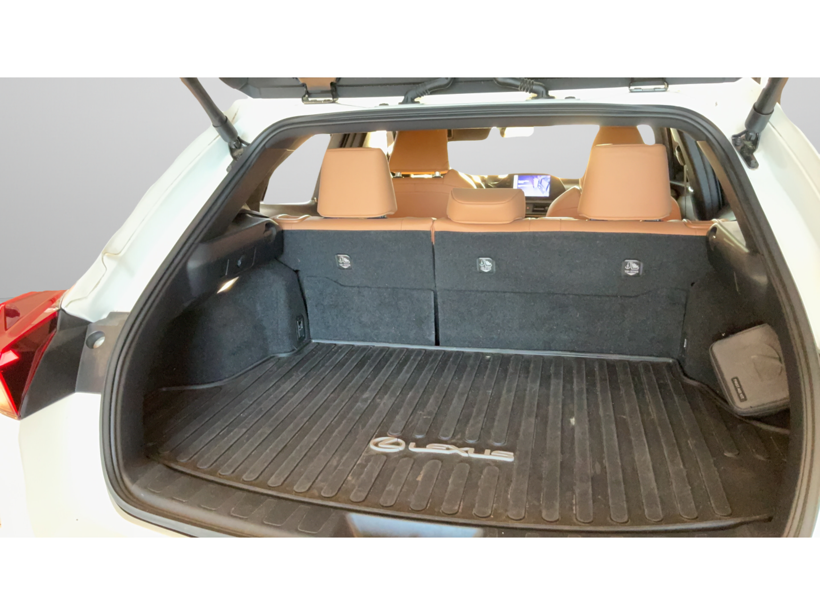 Used 2023 Lexus UX 250h AWD w/ Premium Package image 31