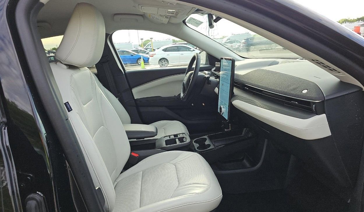 Used 2025 Ford Mustang Mach-E Premium image 7