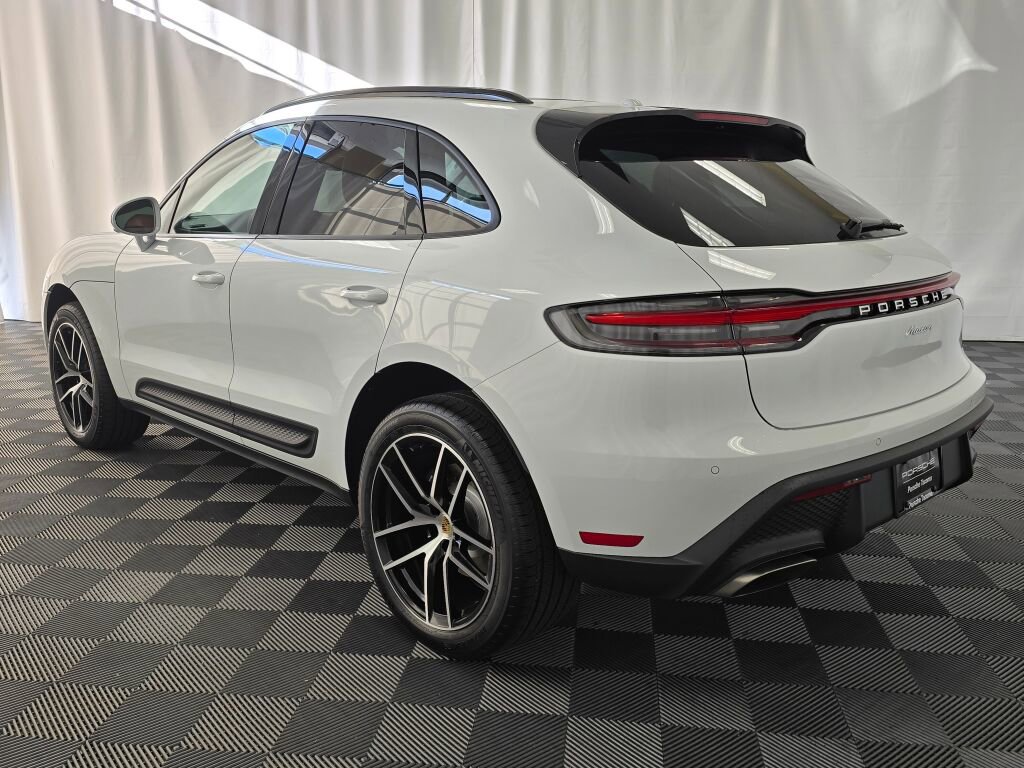 New 2026 Porsche Macan image 3