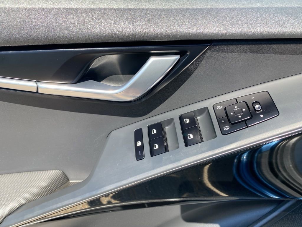 Certified 2024 Kia Niro EX image 21