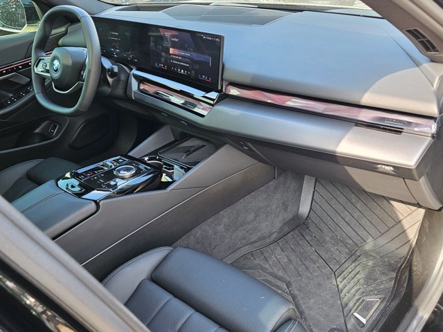 Used 2025 BMW i5 eDrive40i w/ Premium Package image 18