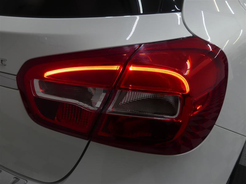 Used 2019 Mercedes-Benz GLA 250 4MATIC image 12