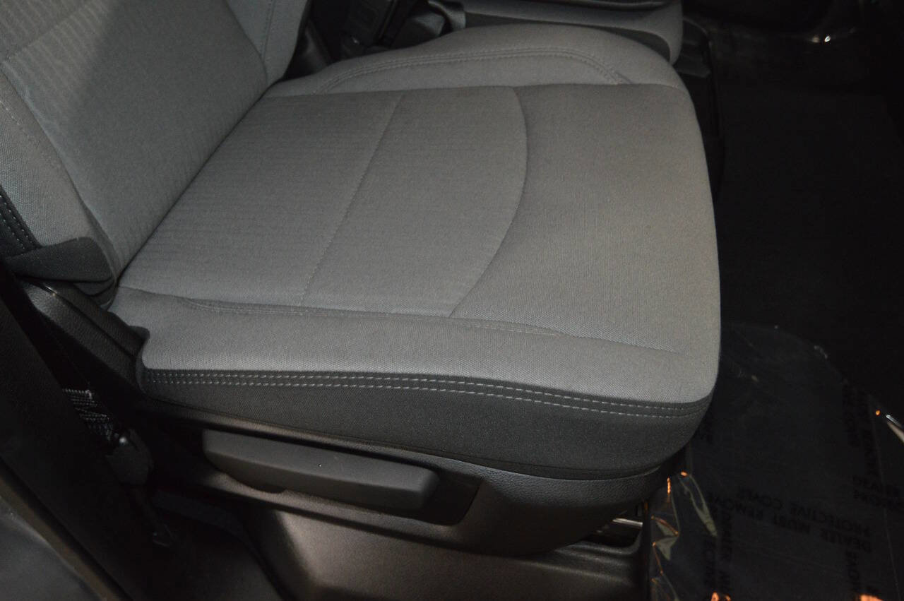 Used 2024 RAM 2500 Big Horn w/ Bed Utility Group image 4