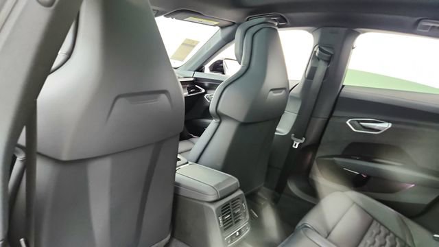 Used 2023 Audi e-tron GT Premium Plus w/ Performance Package image 30
