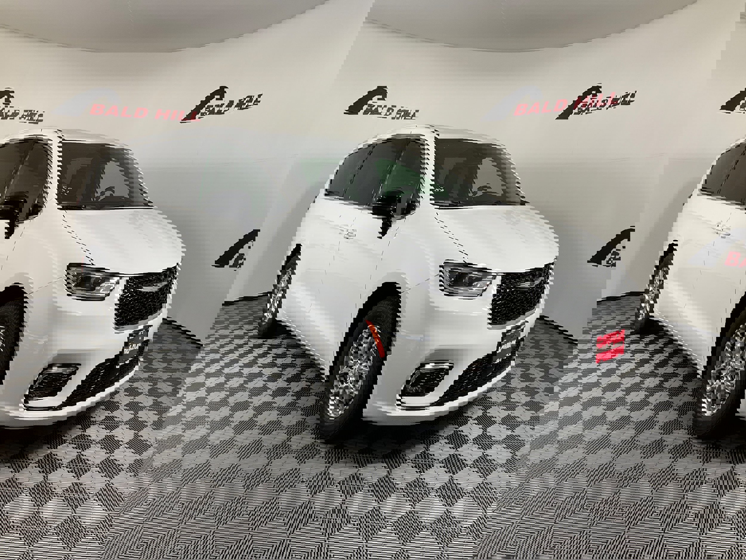New 2026 Chrysler Pacifica Select