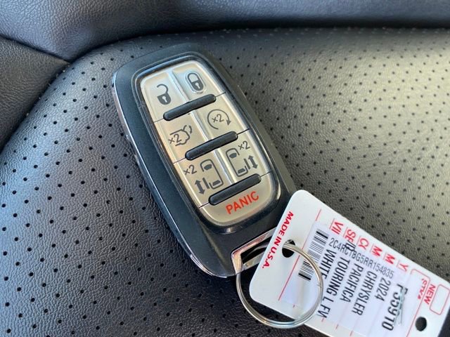 Used 2024 Chrysler Pacifica Touring-L FWD image 21