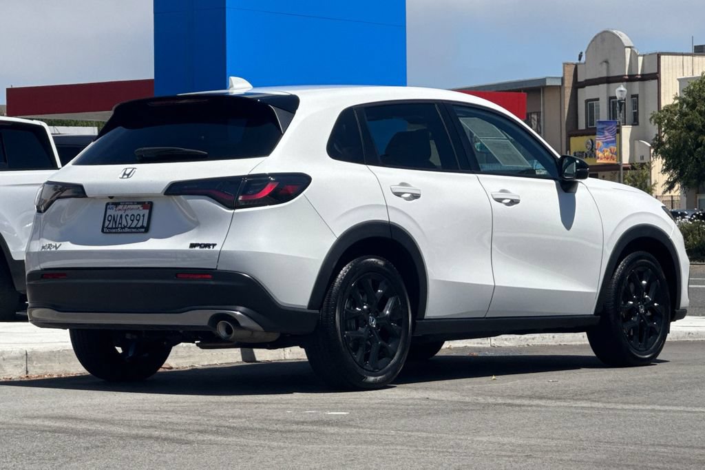 Certified 2025 Honda HR-V Sport image 4