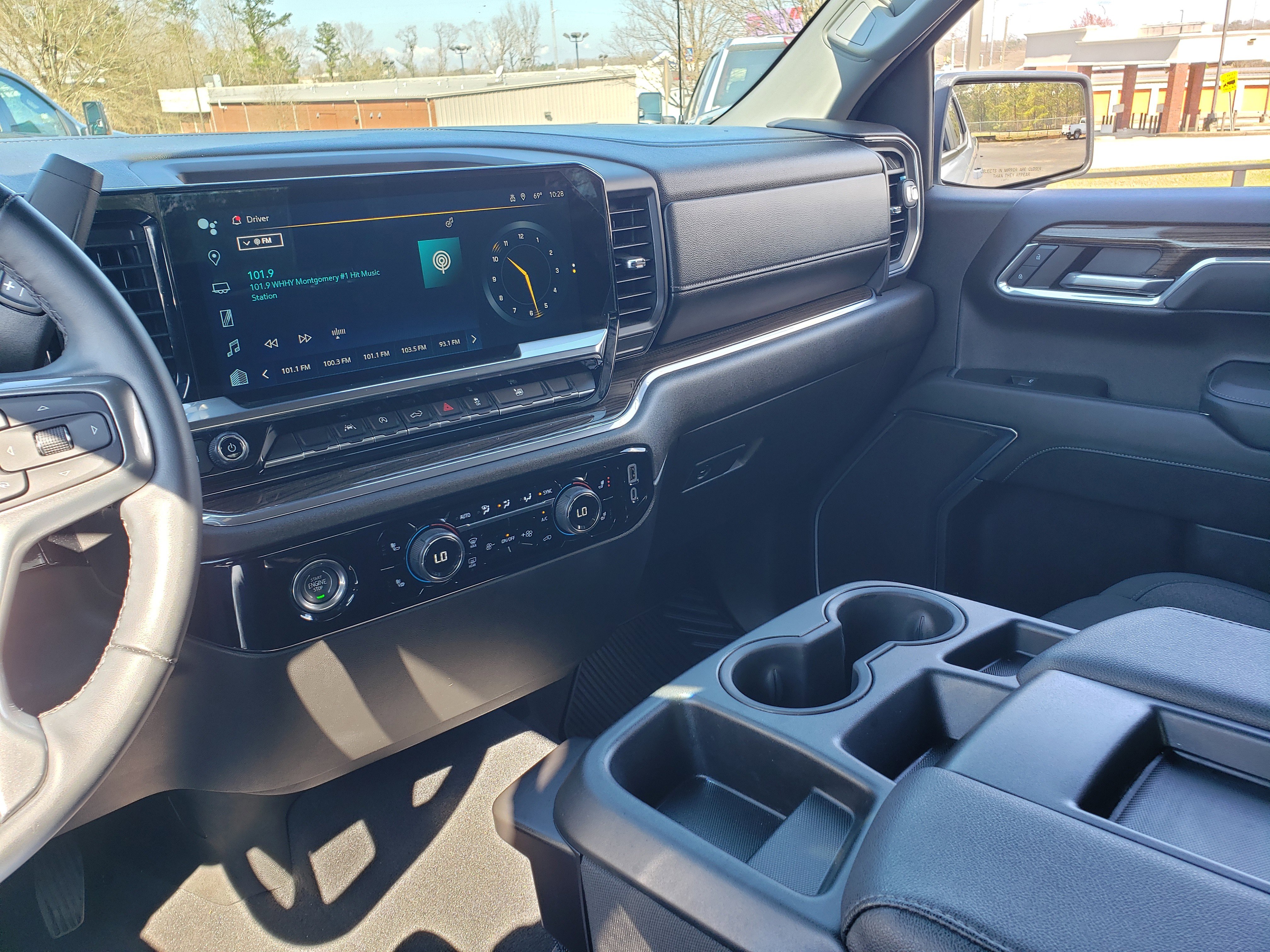 Used 2024 Chevrolet Silverado 1500 LT image 18