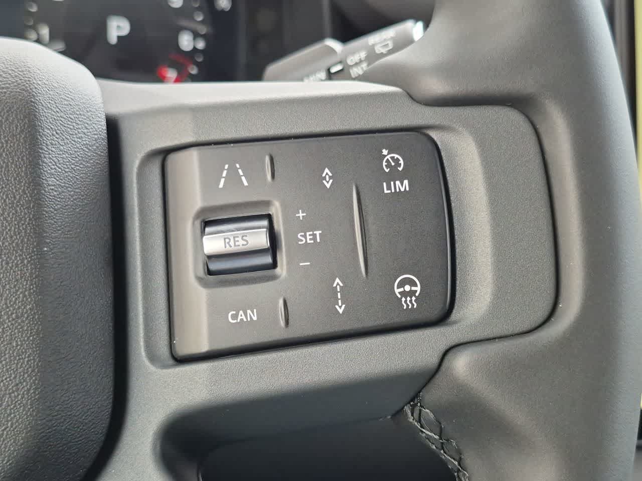 New 2026 Land Rover Defender 110 X-Dynamic SE AWD/4WD image 27