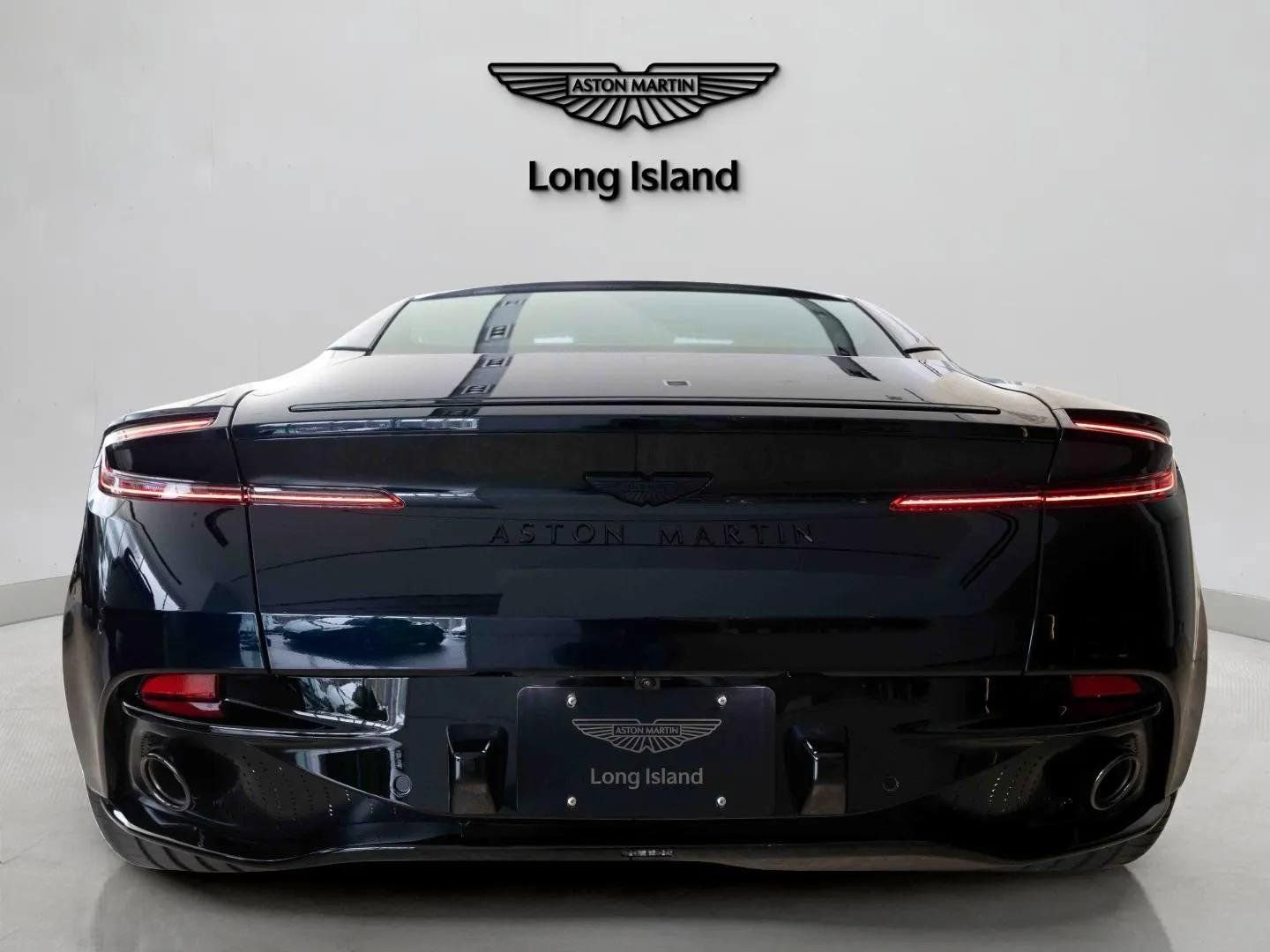Used 2025 Aston Martin DB12 Coupe RWD image 9