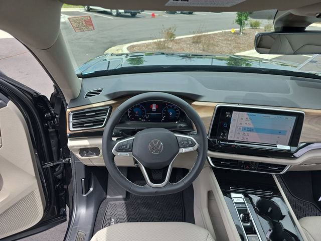 New 2026 Volkswagen Atlas SE FWD image 14