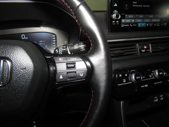 Certified 2025 Honda Pilot Black Edition image 6