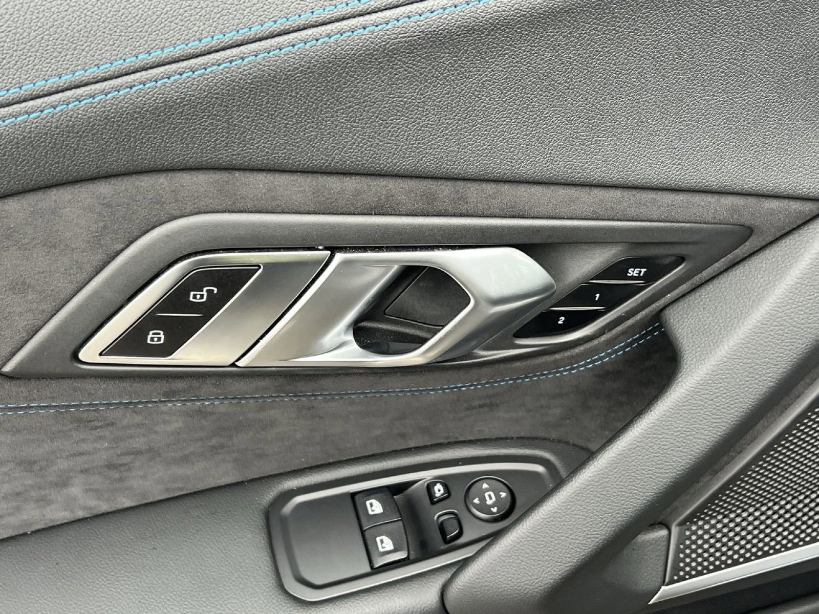 Used 2023 BMW Z4 M40i w/ Premium Package image 27