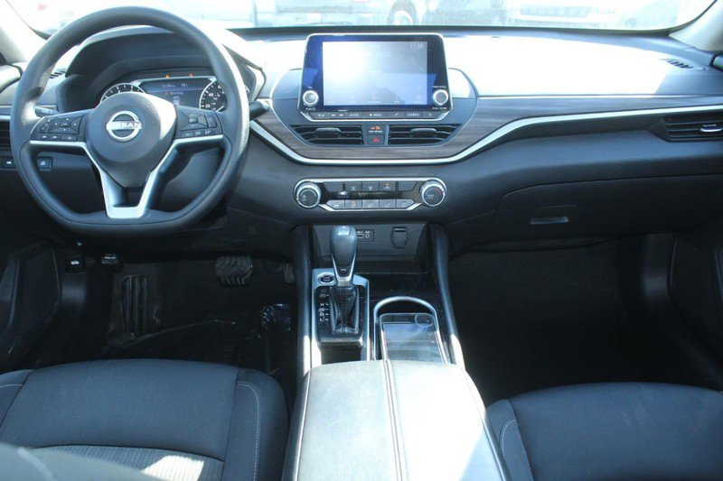Used 2024 Nissan Altima 2.5 SV image 13