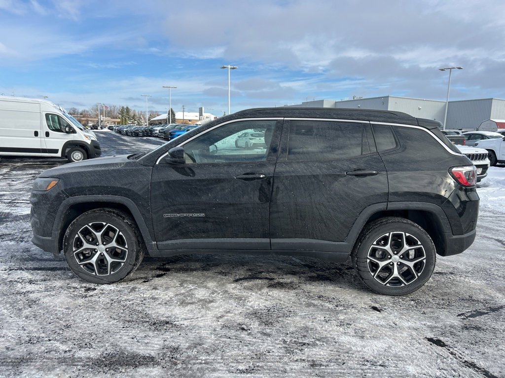 Used 2024 Jeep Compass Limited image 6