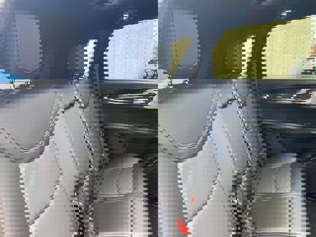 Used 2025 Cadillac XT5 Premium Luxury image 22