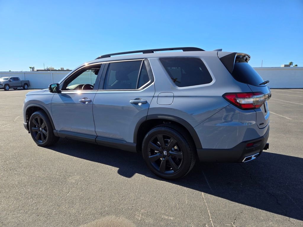 Used 2025 Honda Pilot Black Edition image 4