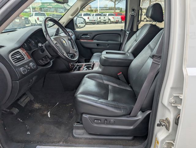 Used 2013 Chevrolet Tahoe LTZ AWD/4WD image 2