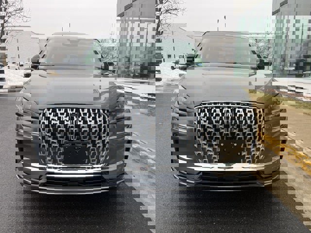 Used 2023 Lincoln Corsair AWD w/ Equipment Group 101A image 2