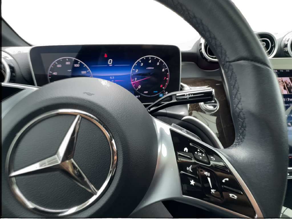 Used 2025 Mercedes-Benz GLC 300 image 41