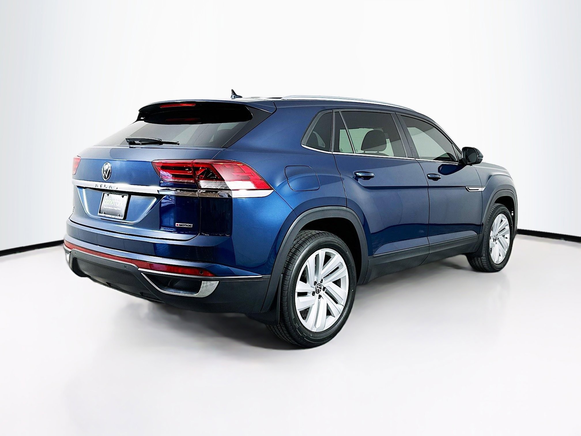 Used 2022 Volkswagen Atlas Cross Sport SE image 9