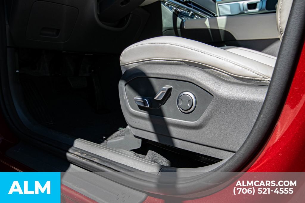 Used 2025 Hyundai Santa Fe SEL image 12