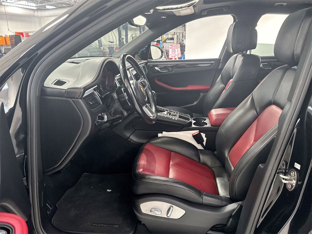 Used 2018 Porsche Macan Sport Edition image 12