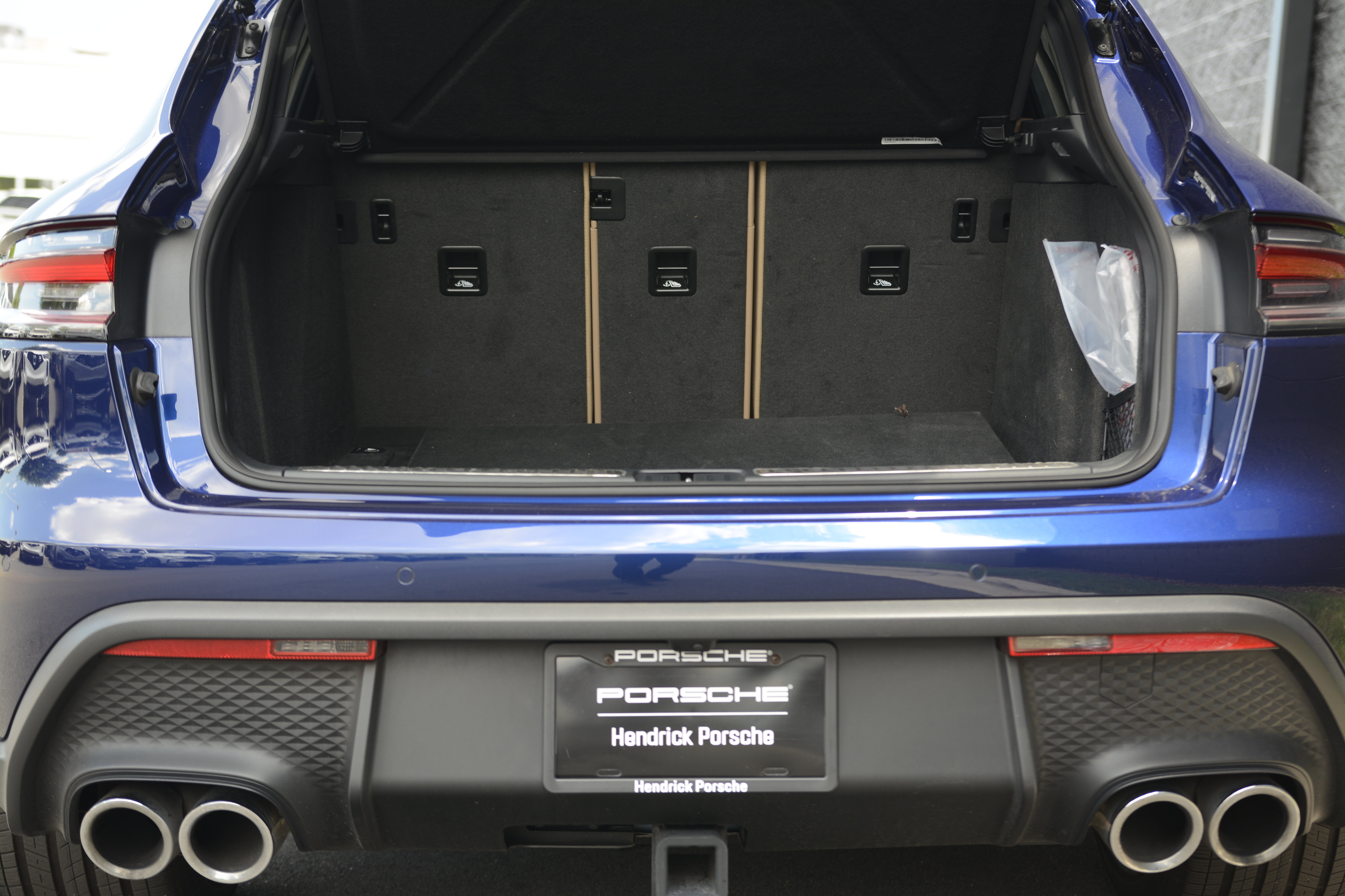 Certified 2026 Porsche Macan AWD/4WD image 48