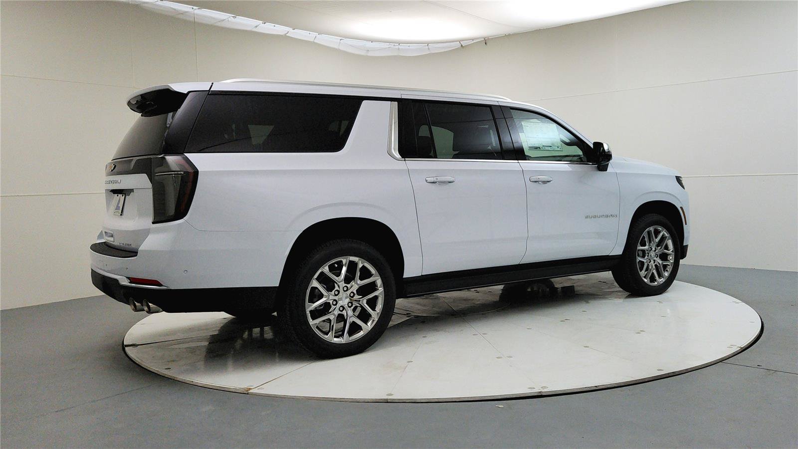New 2026 Chevrolet Suburban Premier AWD/4WD image 7