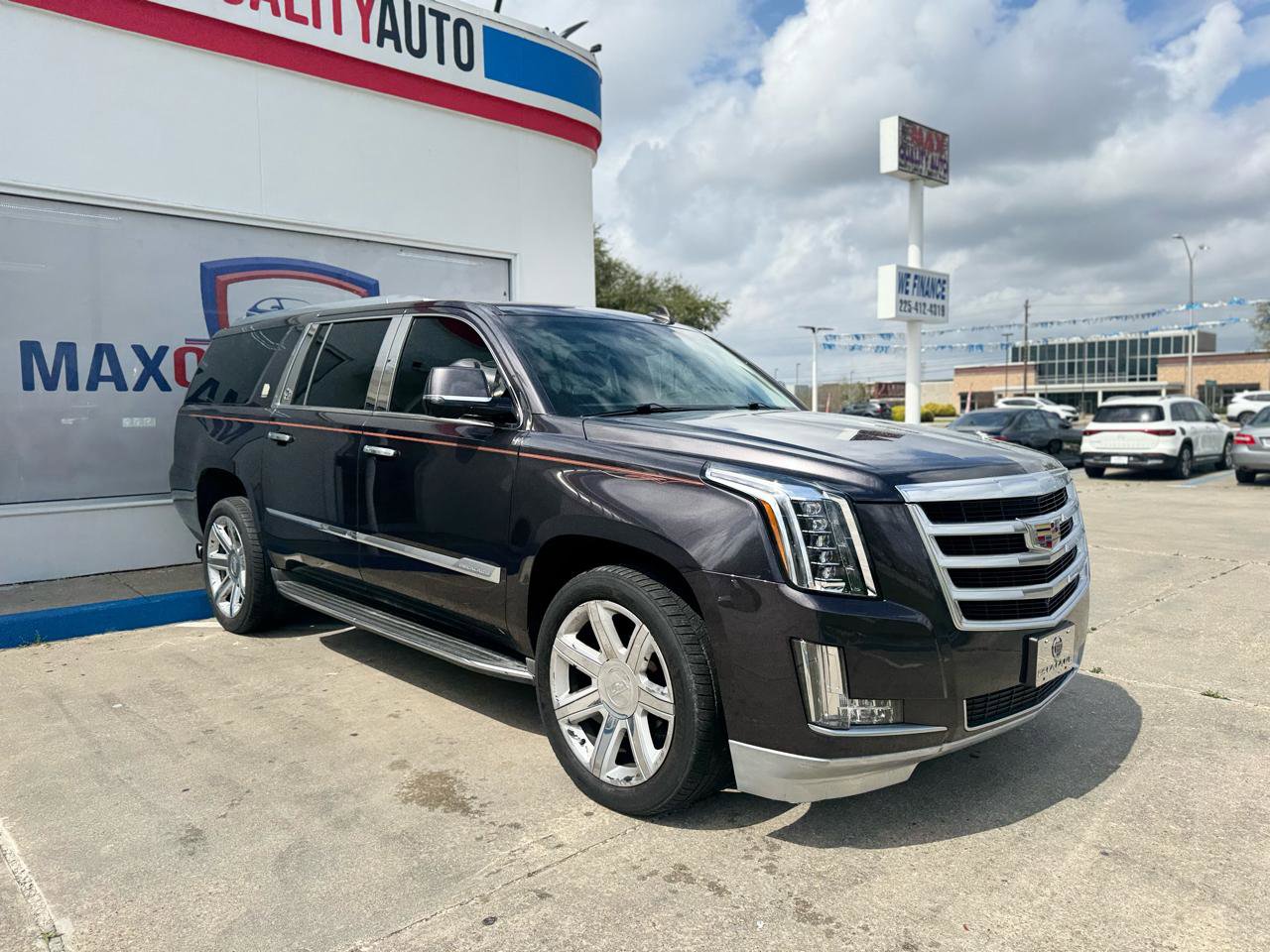 Used 2016 Cadillac Escalade ESV Luxury AWD/4WD image 11