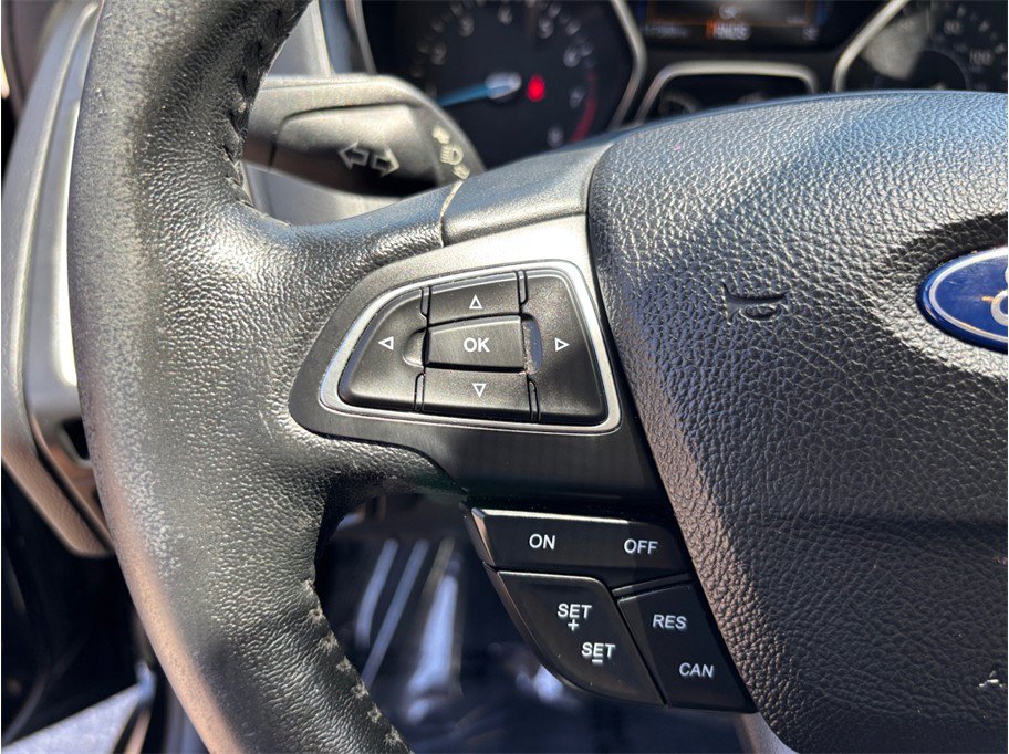 Used 2015 Ford Focus Titanium FWD image 21