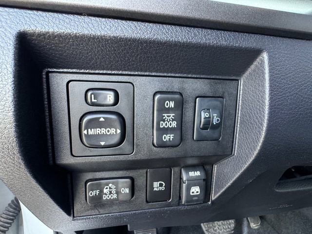Used 2018 Toyota Tundra SR5 w/ SR5 Upgrade Package AWD/4WD image 6