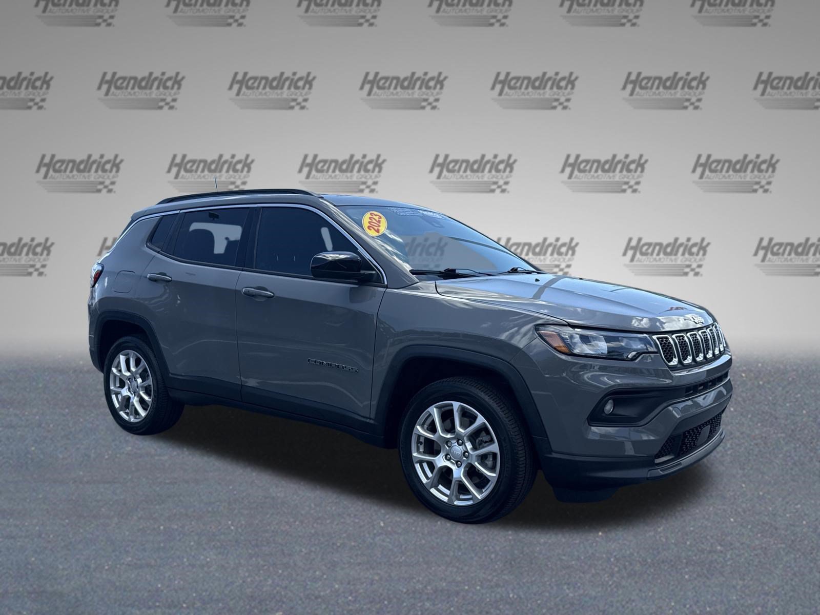 Used 2023 Jeep Compass Latitude AWD/4WD image 2