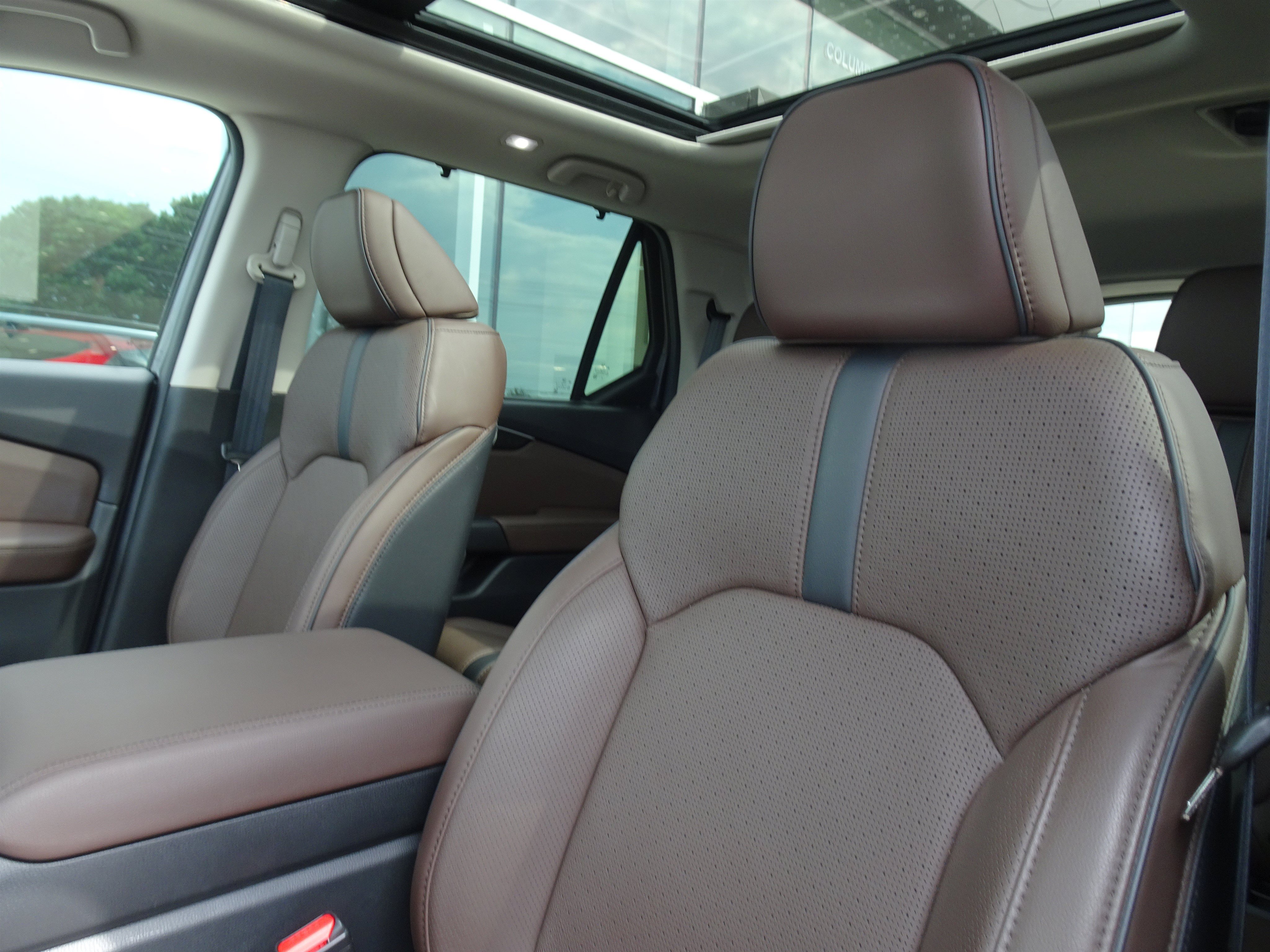 Used 2025 Honda Pilot Elite image 11