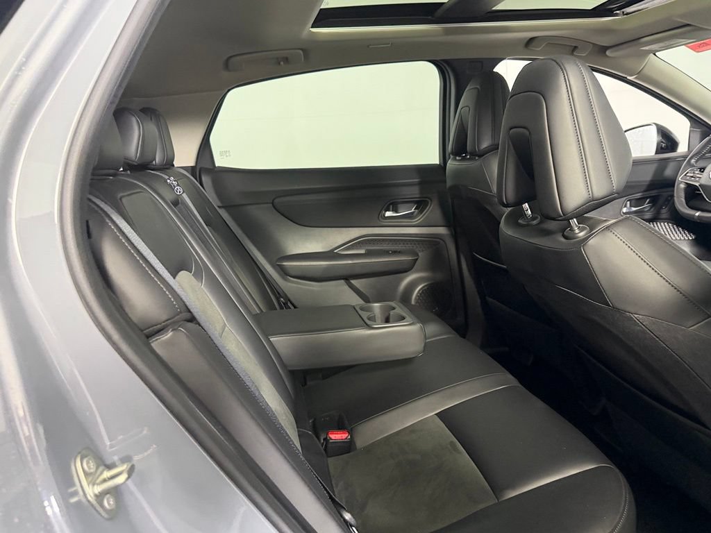 Used 2025 Nissan Ariya FWD image 26
