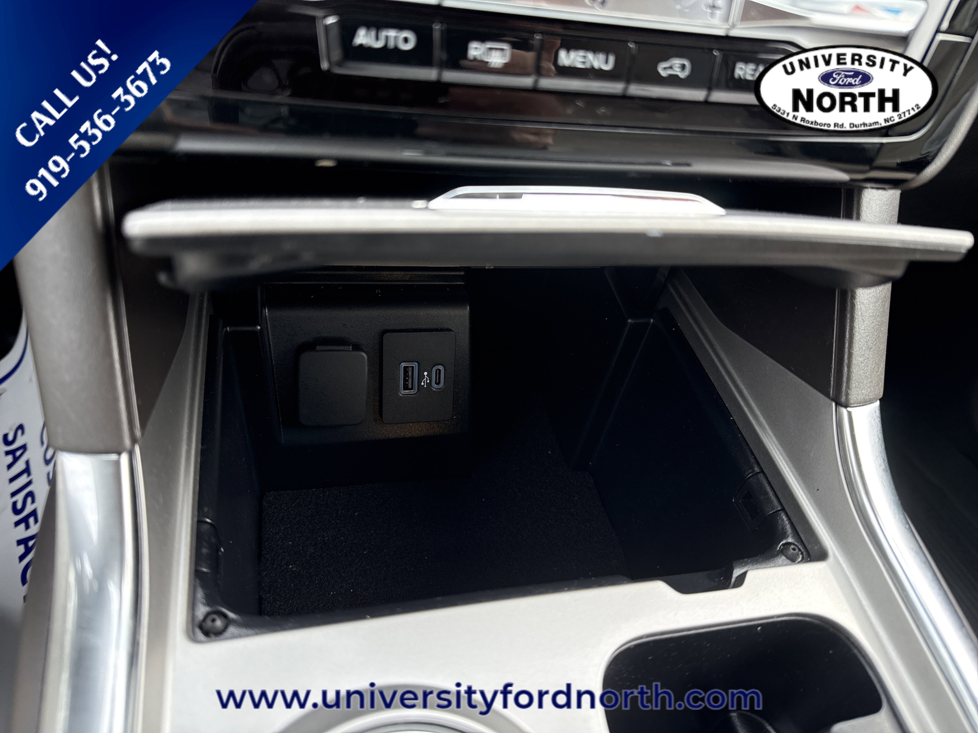 Used 2023 Ford Explorer Platinum w/ Technology Package image 32