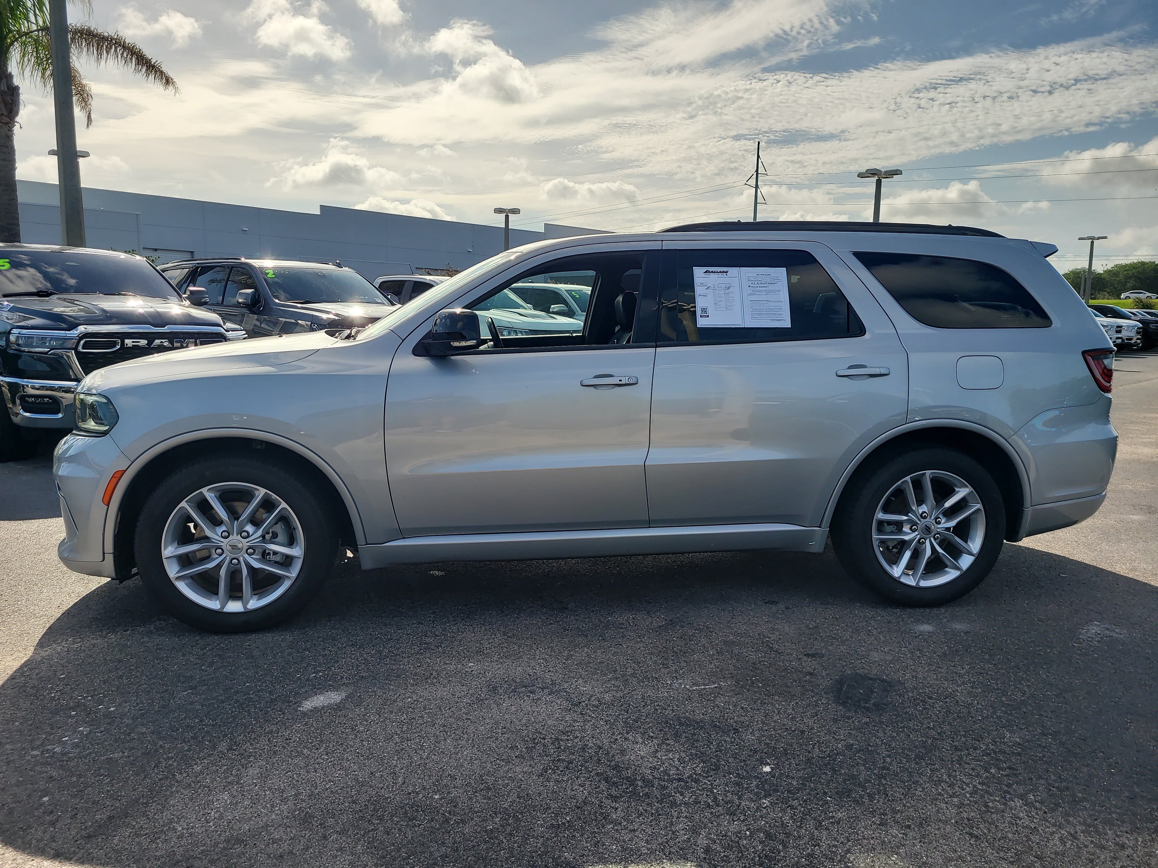 Used 2024 Dodge Durango GT RWD image 7