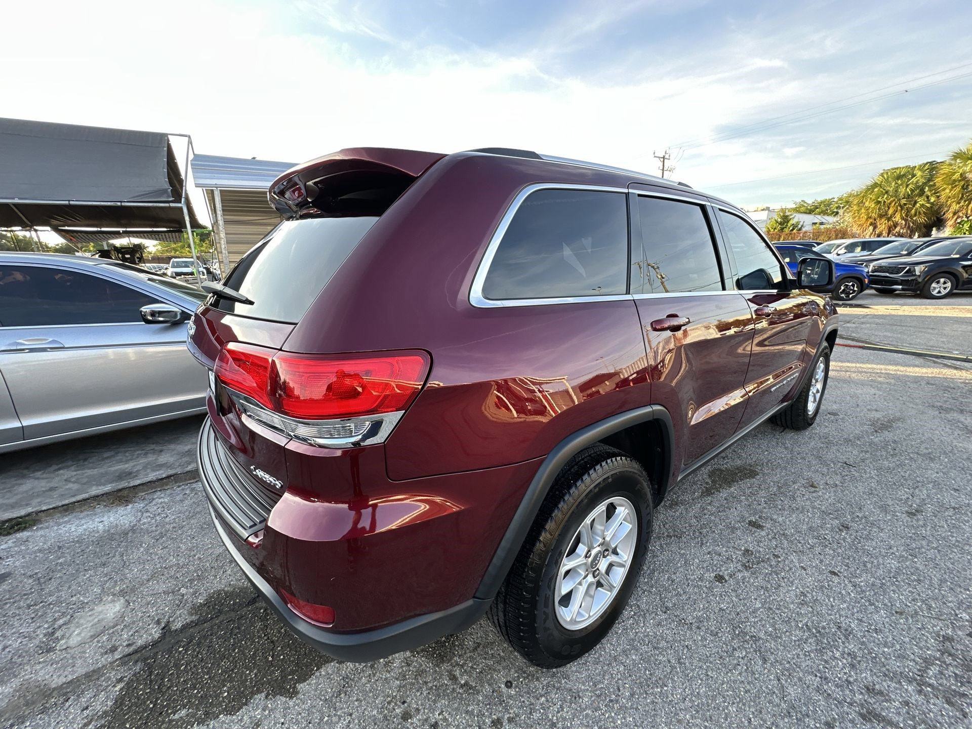 Used 2019 Jeep Grand Cherokee Laredo image 22