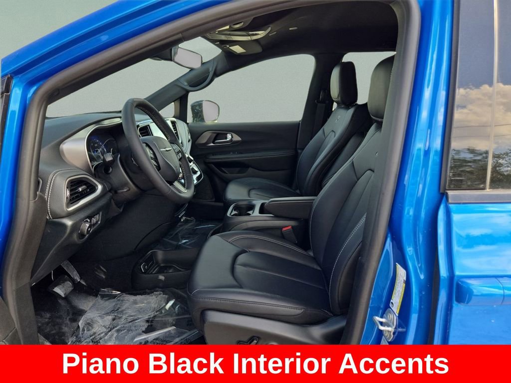 New 2026 Chrysler Pacifica Select FWD image 10