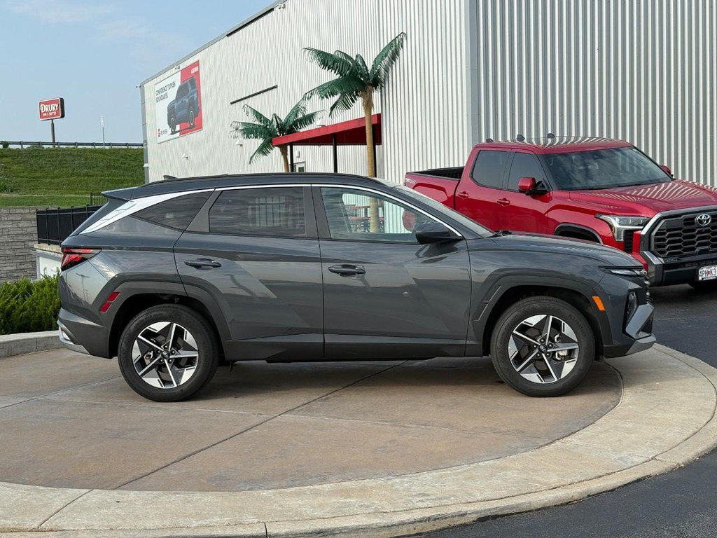 Used 2025 Hyundai Tucson SEL AWD/4WD image 2