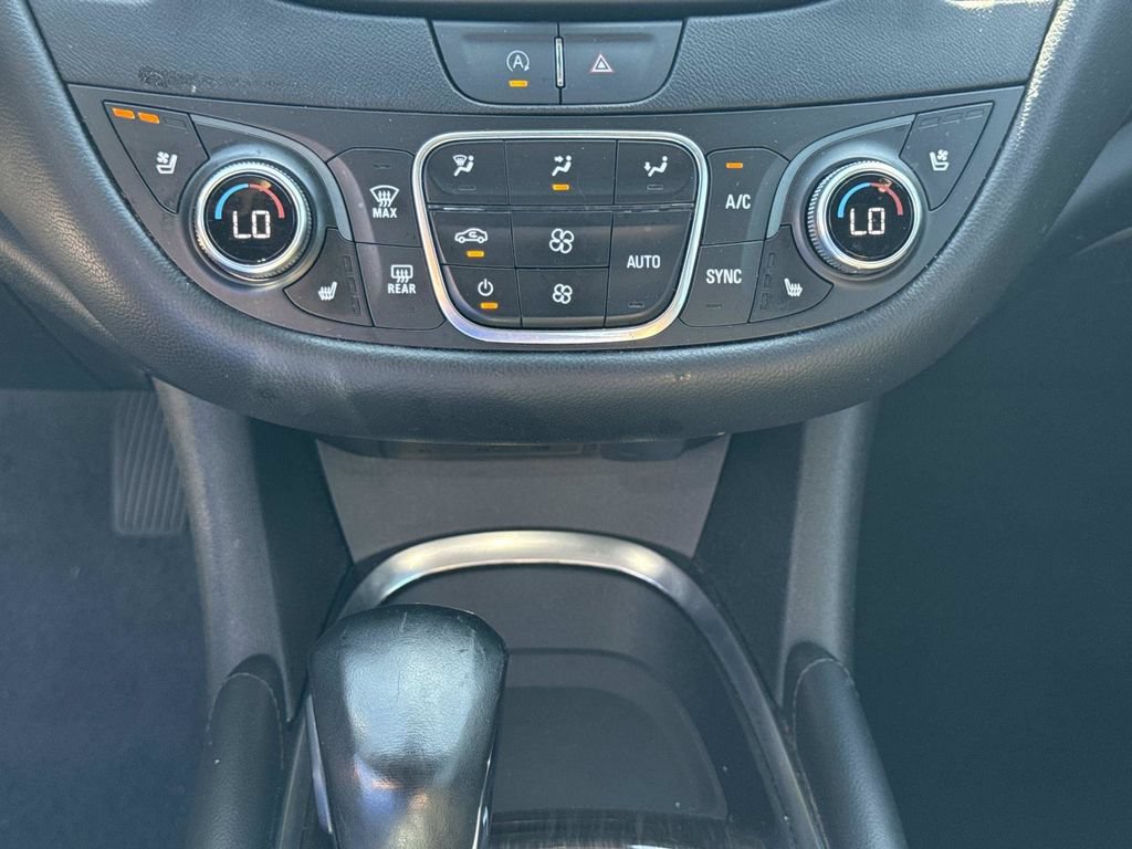 Used 2024 Chevrolet Malibu LT FWD image 24