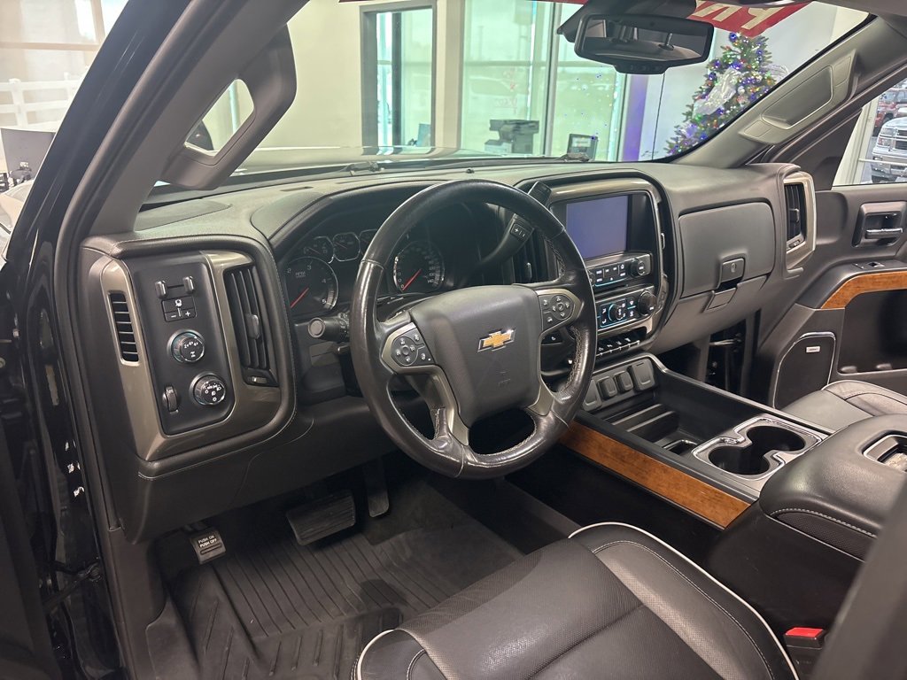 Used 2018 Chevrolet Silverado 2500 High Country w/ Duramax Plus Package image 16