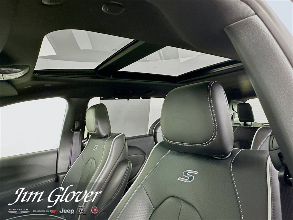 New 2026 Chrysler Pacifica Limited w/ S Appearance Package image 26