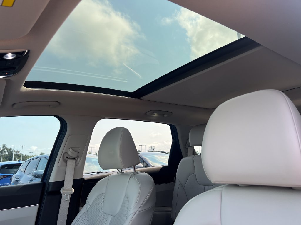 Certified 2024 Kia Sorento S w/ Panoramic Sunroof Package FWD image 27