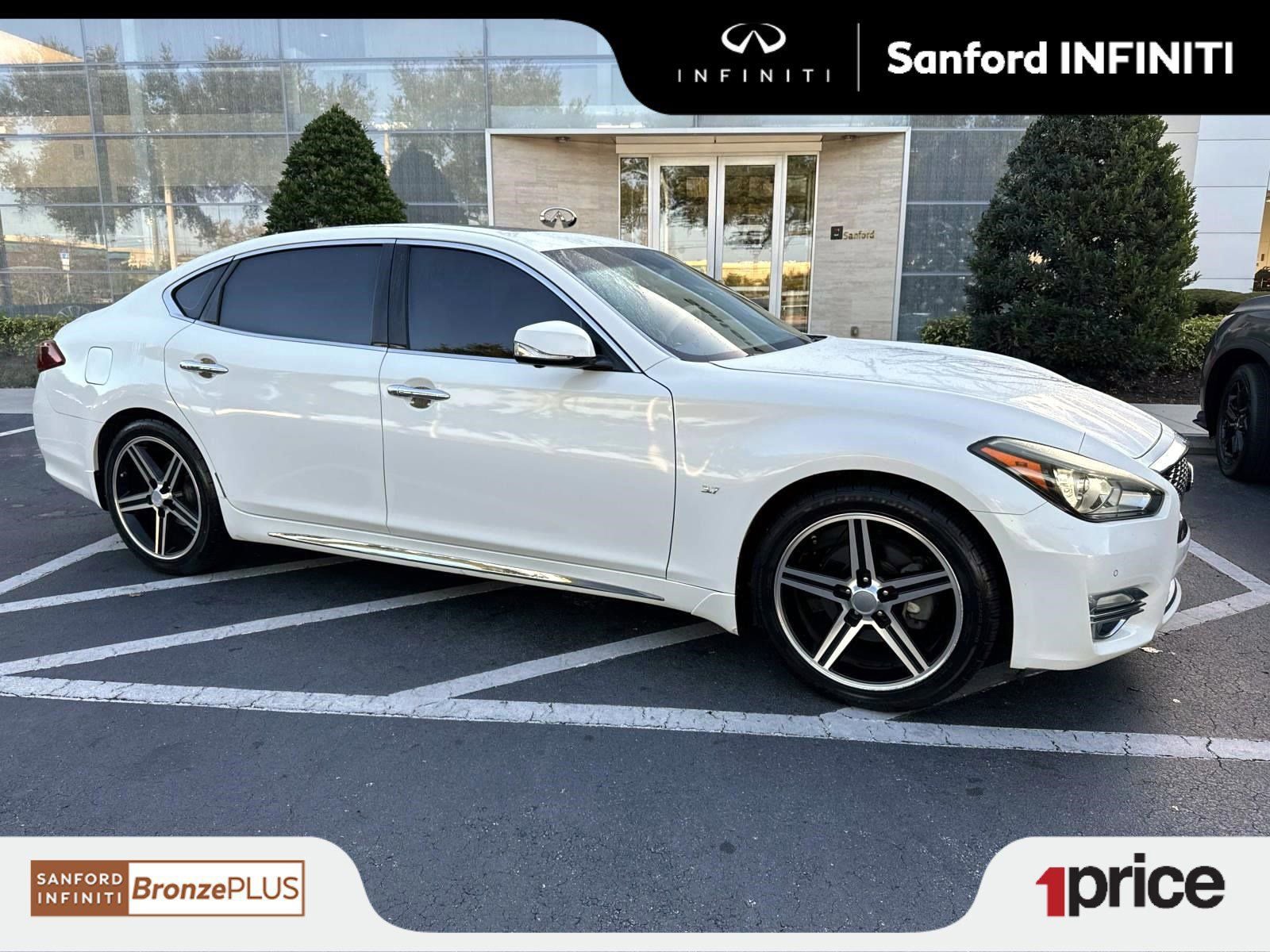 Used 2015 INFINITI Q70 L 3.7 image 1