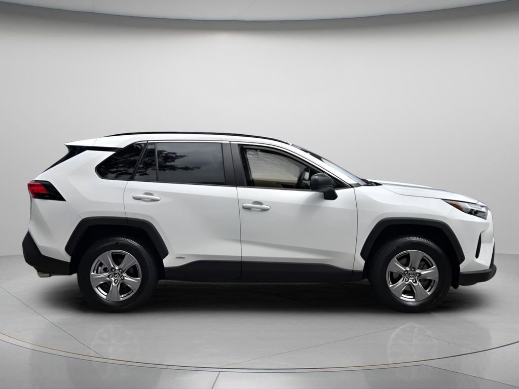 Used 2023 Toyota RAV4 LE image 3