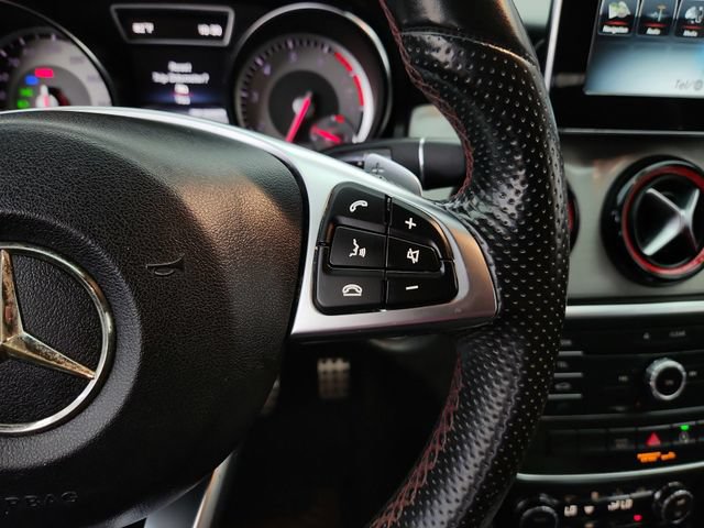 Used 2016 Mercedes-Benz CLA 250 image 16