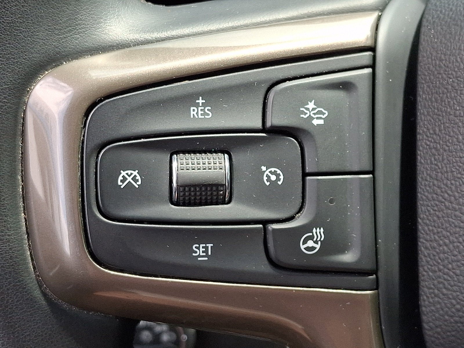 Used 2024 Chevrolet Silverado 3500 High Country w/ High Country Premium Package AWD/4WD image 23